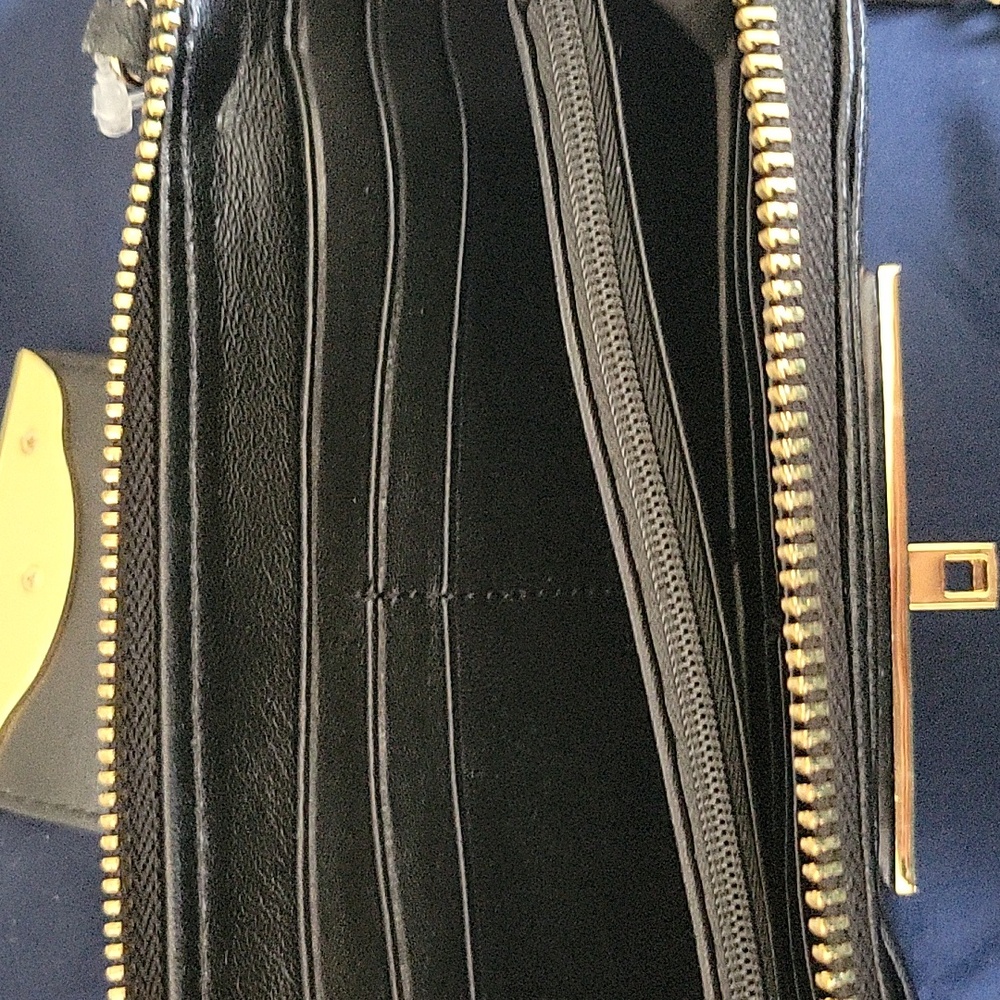 NWT ROUGH ROSES BLACK LEATHER GOLD LOCK WALLET - Picture 9 of 13